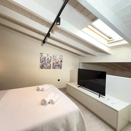 Kalm Ii - Curated In The Historic Center